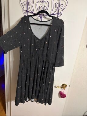 💜 2 torrid Charcoal Dress with Pink flower buds Accent NWT